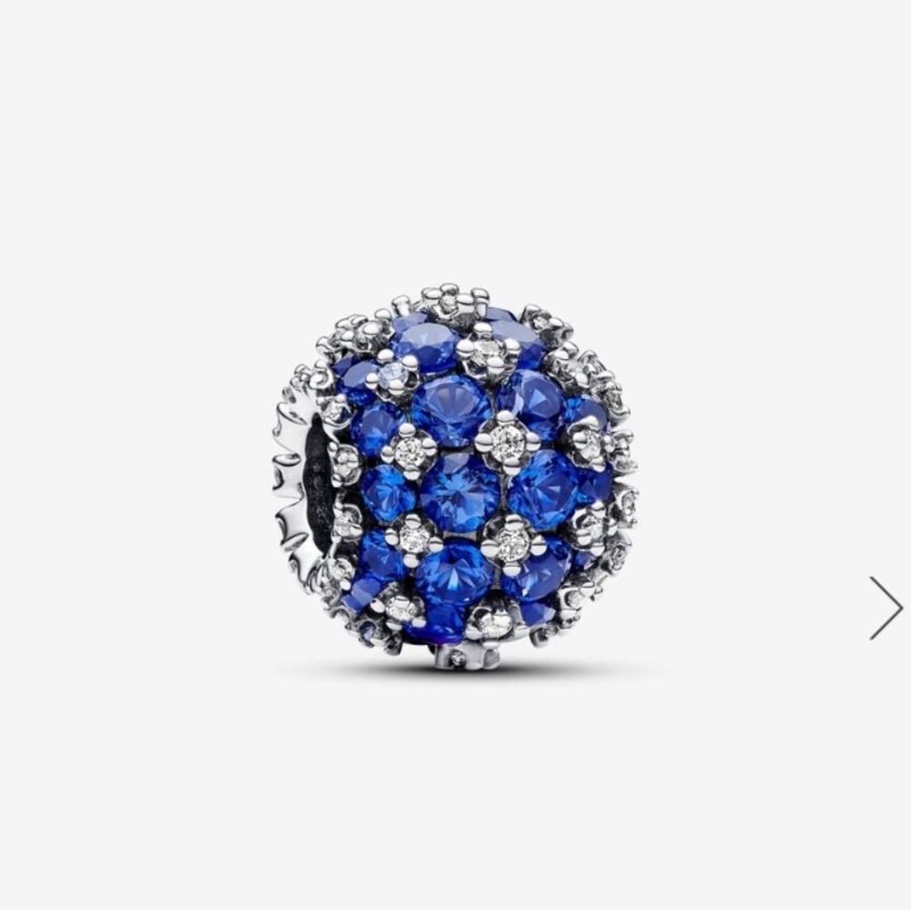 Pandora Sparkling Pavé Round Blue Charm